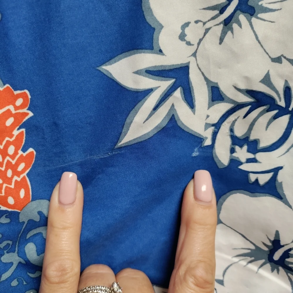 Old Navy Hawaiian print swim trunks. Large. READ DESCRIPTION. 717 - Picture 6 of 9